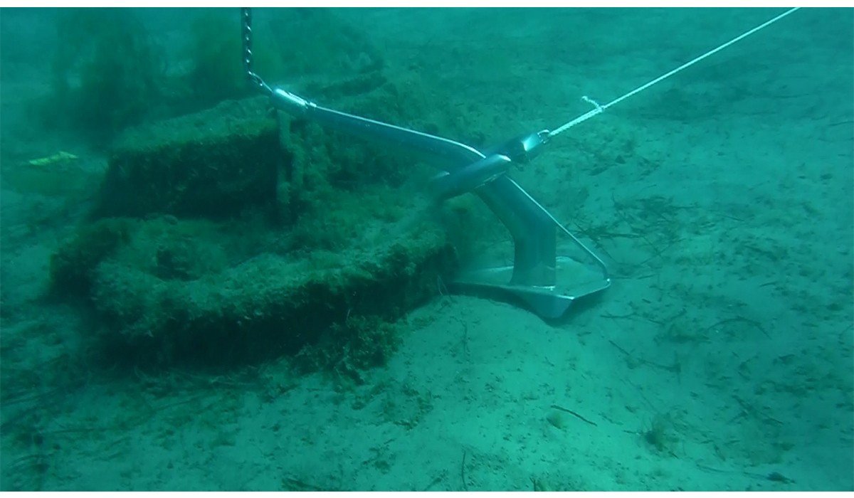 images_ultra_ancho_ring_under_water_628